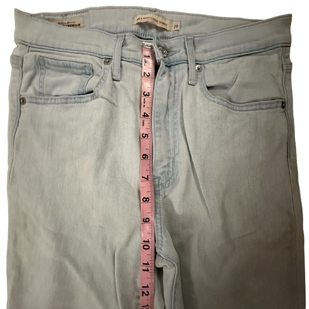 Levi’s ~ Women’s light wash Mile High Super Skinny Jeans ~ size 28/32 - Picture 11 of 12